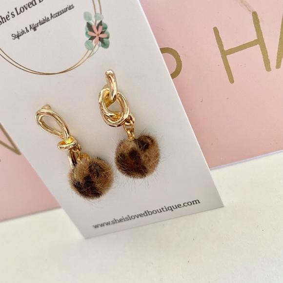 NWT Animal Print Furry Balls Stud Earrings - Picture 6 of 6